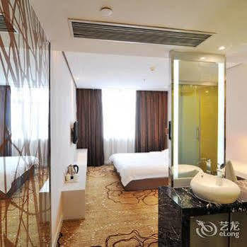 Yi Bai Hotel- Wuhan Liufangling Exterior photo