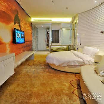 Yi Bai Hotel- Wuhan Liufangling Exterior photo